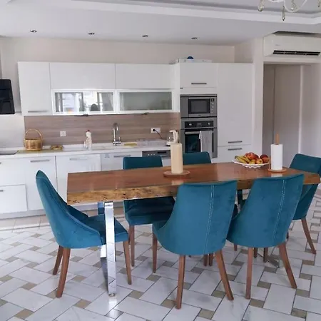 Cleopatra Ultra-luxury 3-bedroom Penthouse ألانيا