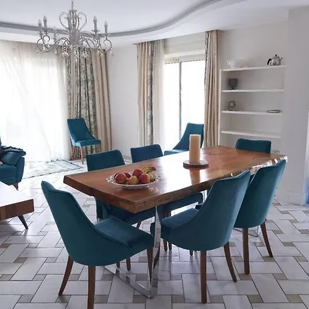 Cleopatra Ultra-luxury 3-bedroom Penthouse شقة *