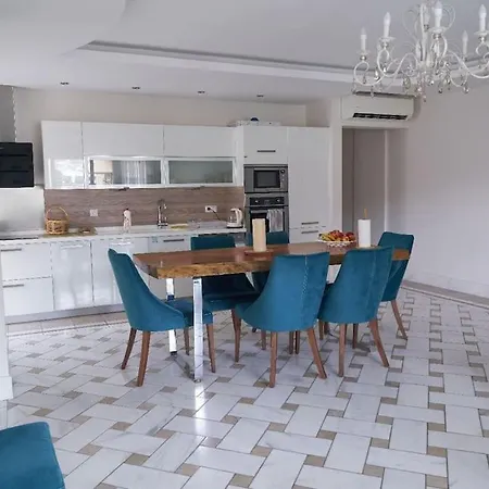 Cleopatra Ultra-luxury 3-bedroom Penthouse 阿拉尼亚