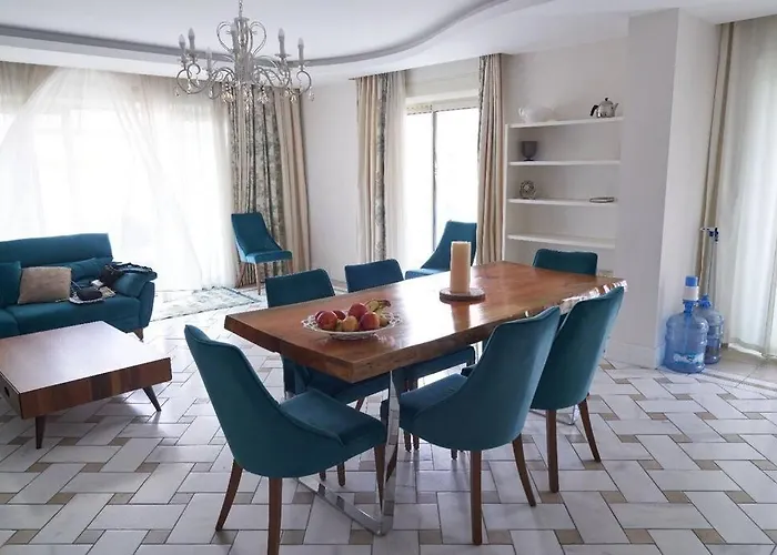 Cleopatra Ultra-luxury 3-bedroom Penthouse Apartment *